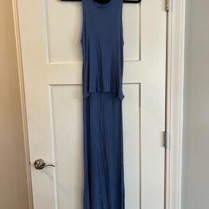 Elegant Blue Sleeveless Tank Top w/ Long Back